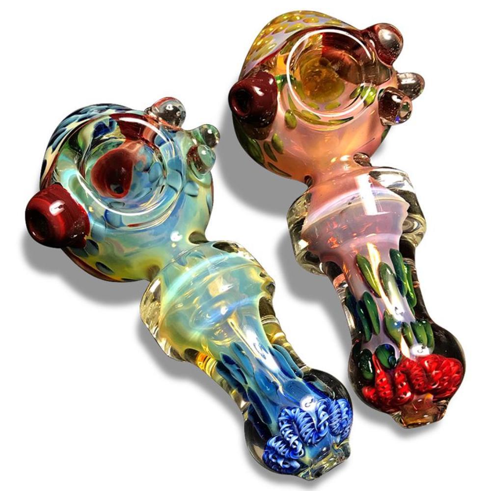 glass pipes are common cannabis accessories